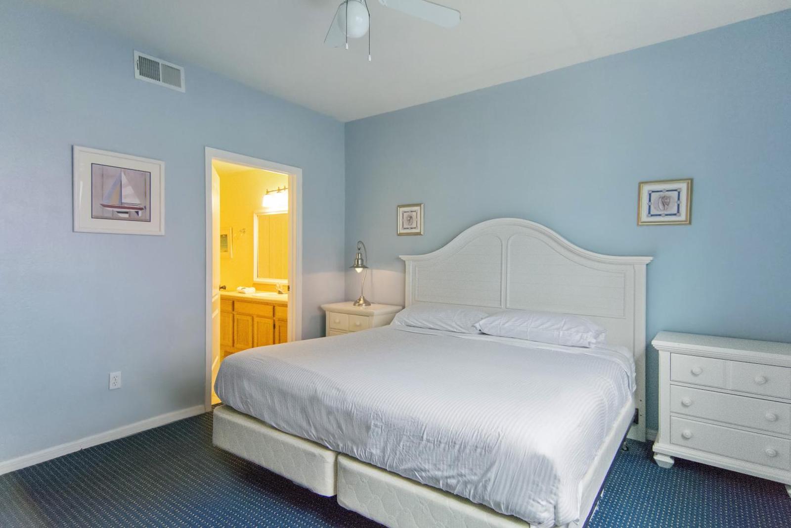 Runaway Beach Club Resort 2 Bedroom Vacation Condo - RW9104 - Main image 1